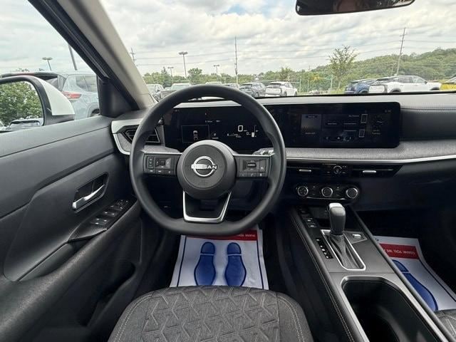 new 2025 Nissan Kicks car, priced at $24,897