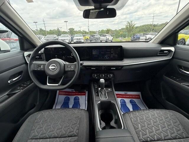 new 2025 Nissan Kicks car, priced at $24,897