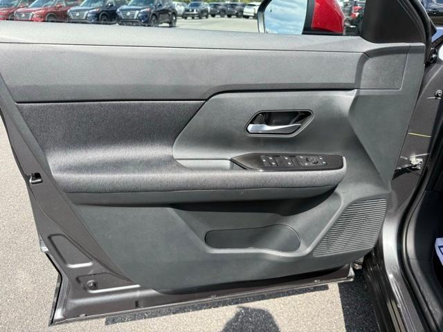 new 2025 Nissan Kicks car, priced at $26,084