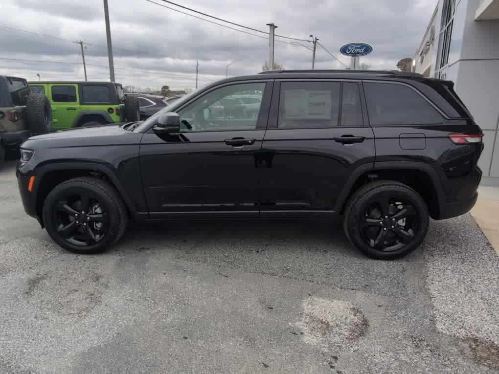 new 2026 Jeep Grand Cherokee car, priced at $49,580