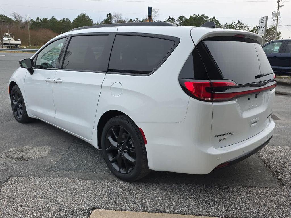 new 2026 Chrysler Pacifica car, priced at $49,391