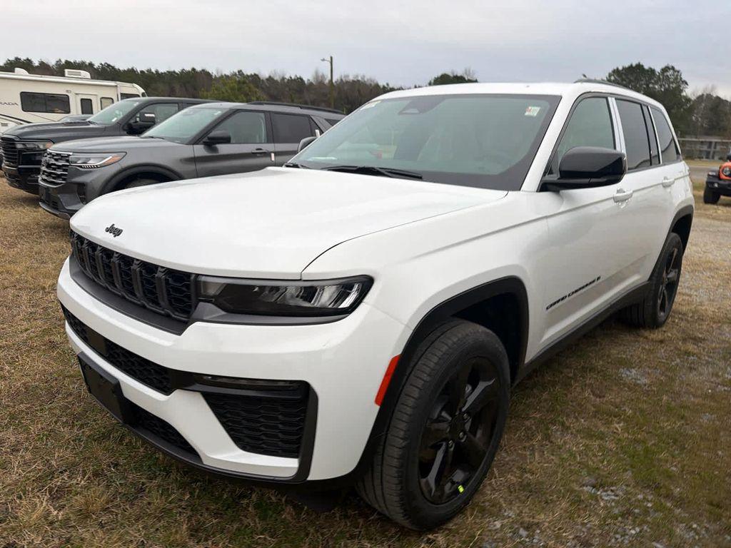 new 2026 Jeep Grand Cherokee car, priced at $49,580