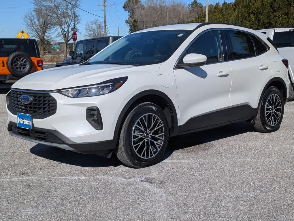 new 2025 Ford Escape PHEV car, priced at $25,791