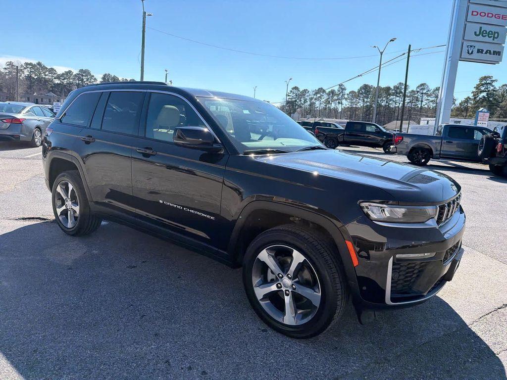 new 2026 Jeep Grand Cherokee car, priced at $51,505
