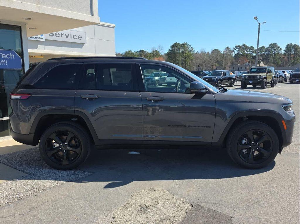 new 2026 Jeep Grand Cherokee car, priced at $46,391