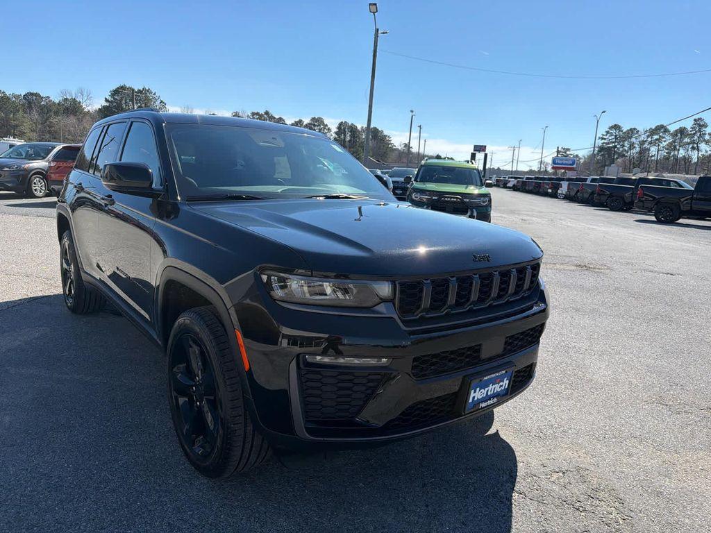 new 2026 Jeep Grand Cherokee car, priced at $49,580