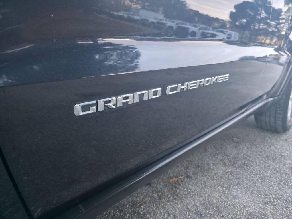 used 2015 Jeep Grand Cherokee car, priced at $10,999