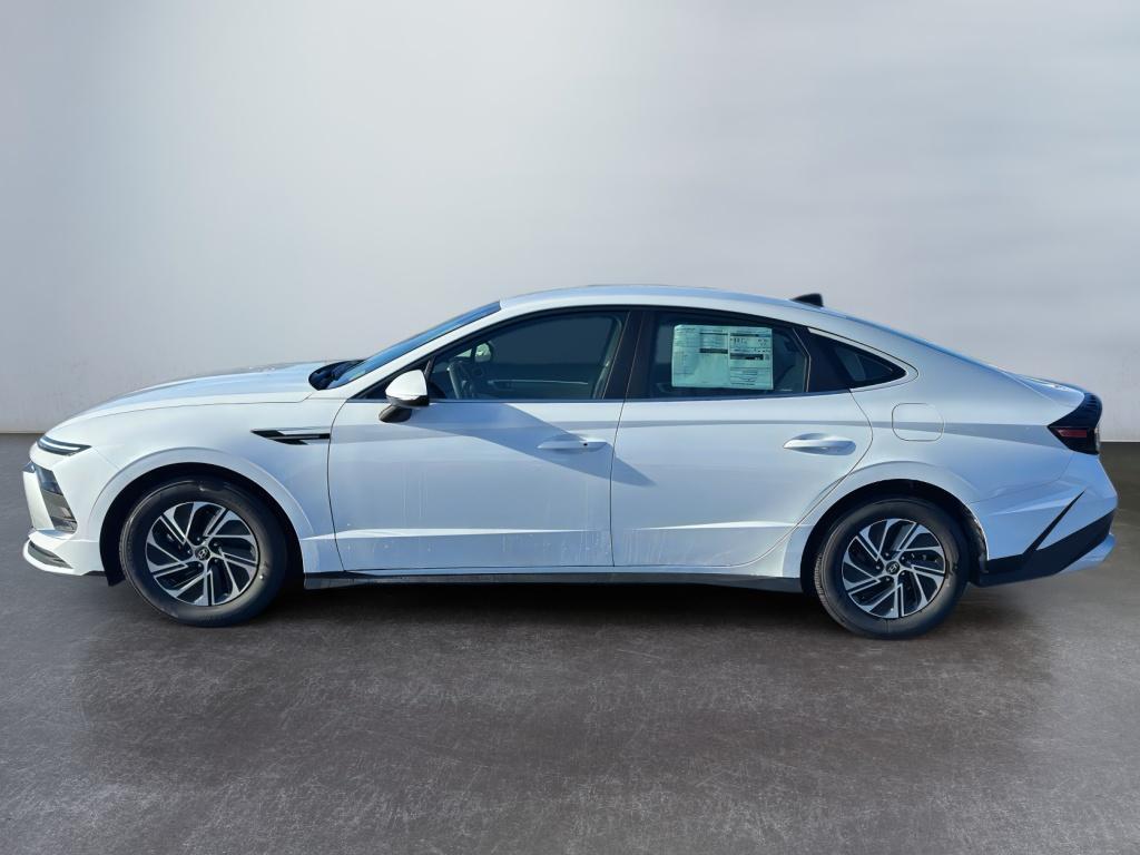 new 2026 Hyundai Sonata Hybrid car, priced at $31,270