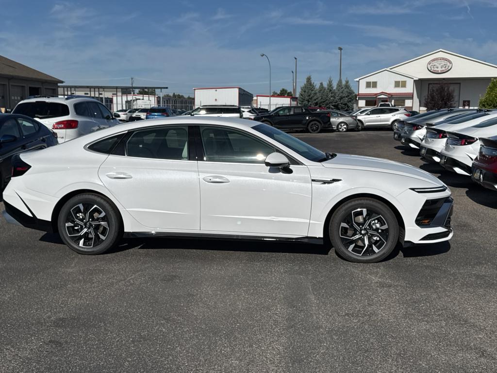 new 2024 Hyundai Sonata car, priced at $31,205