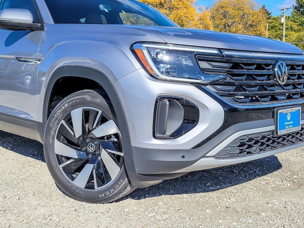 new 2026 Volkswagen Atlas Cross Sport car, priced at $43,894
