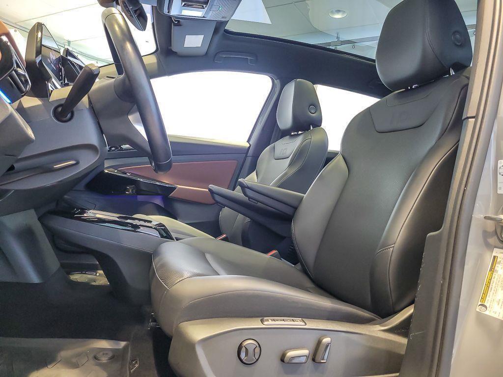 used 2022 Volkswagen ID.4 car, priced at $23,865