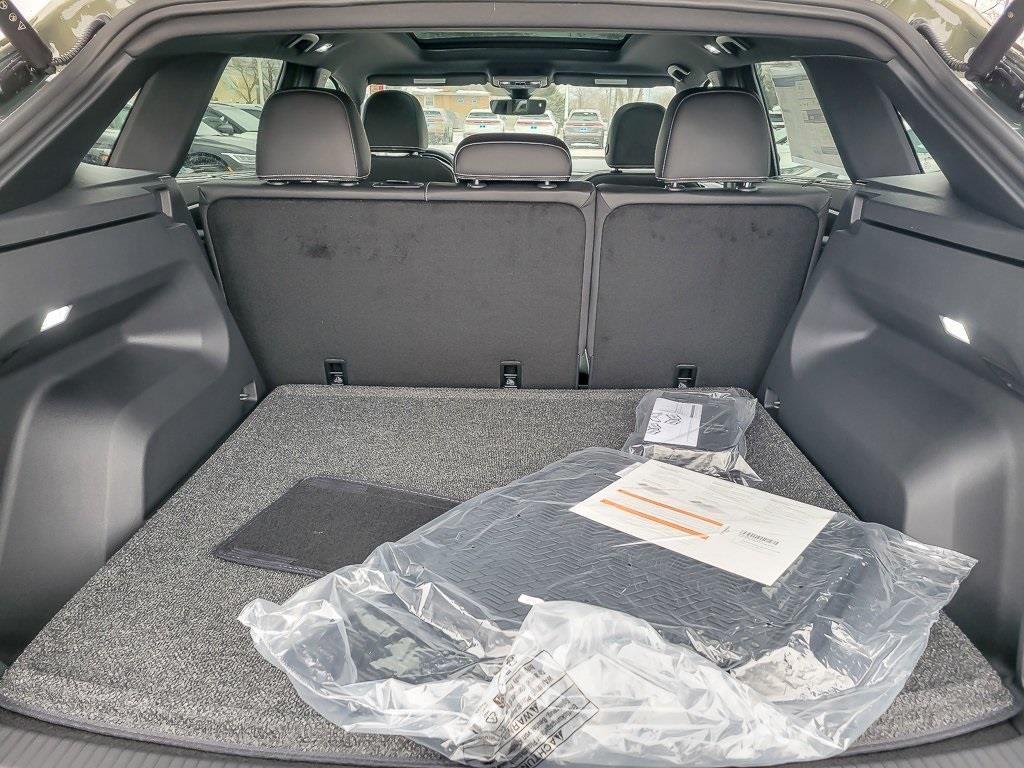 new 2026 Volkswagen Atlas Cross Sport car, priced at $46,916