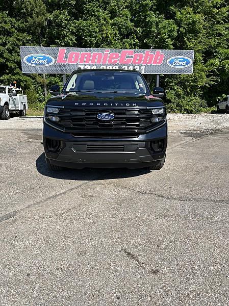 used 2025 Ford Expedition car, priced at $59,998