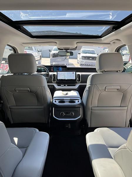 used 2025 Ford Expedition car, priced at $59,998