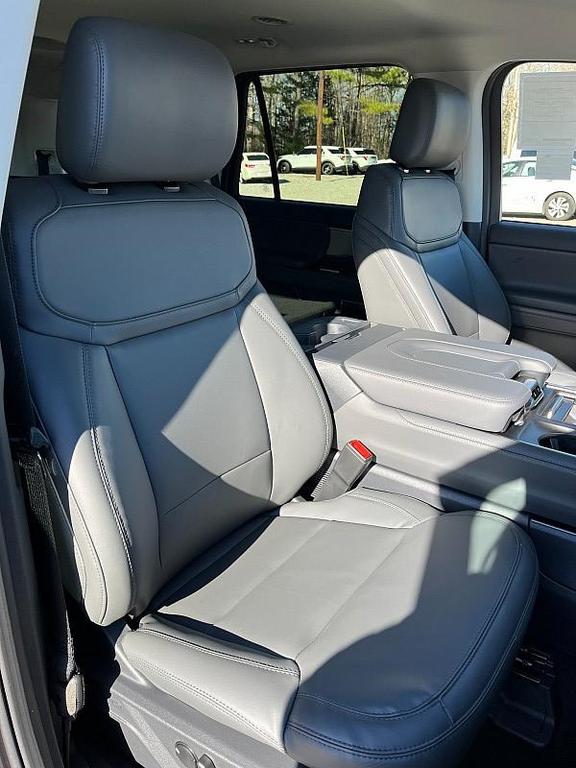 new 2026 Ford Expedition car, priced at $66,973