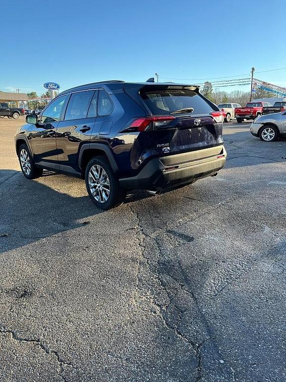 used 2020 Toyota RAV4 car, priced at $26,911