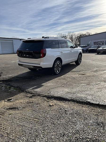 new 2026 Ford Expedition car, priced at $89,735
