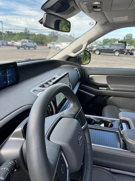 used 2025 Ford Expedition car, priced at $62,998