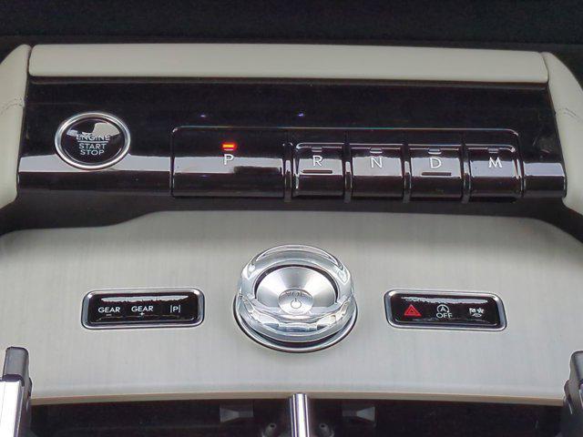 new 2025 Lincoln Navigator car, priced at $101,604