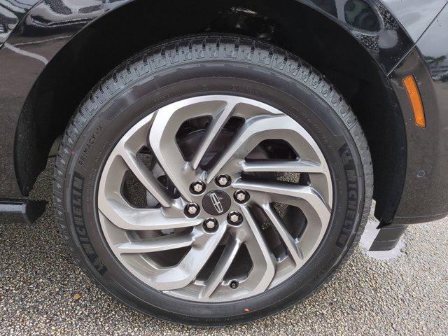 new 2025 Lincoln Navigator car, priced at $101,604