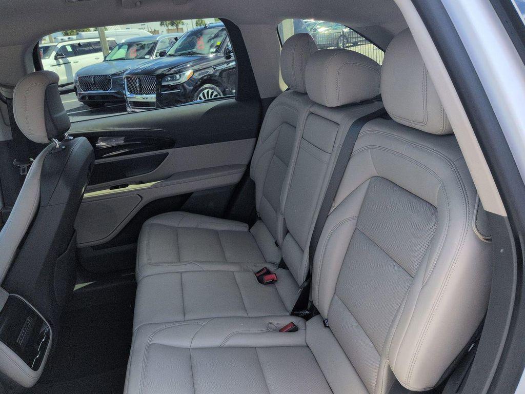 used 2025 Lincoln Nautilus car, priced at $52,140