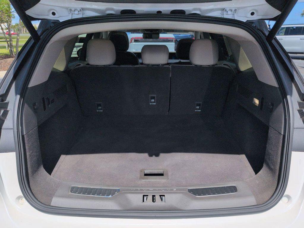 used 2025 Lincoln Nautilus car, priced at $52,140