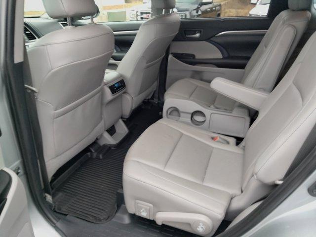 used 2019 Toyota Highlander car, priced at $28,995
