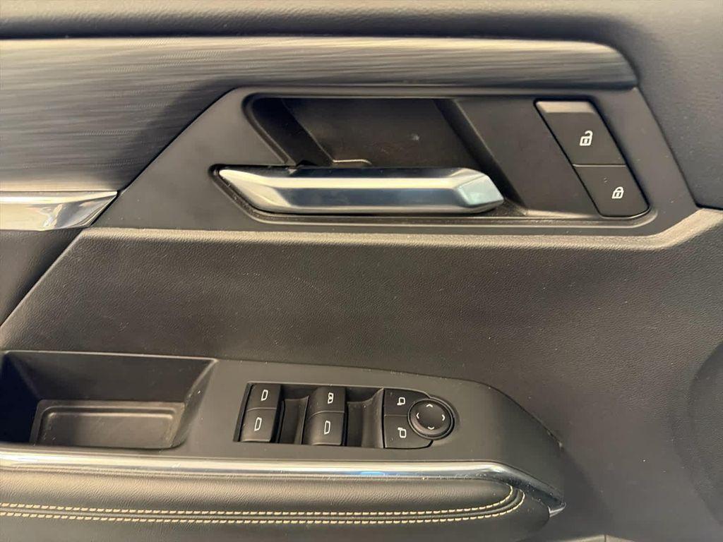 used 2025 GMC Acadia car, priced at $35,990