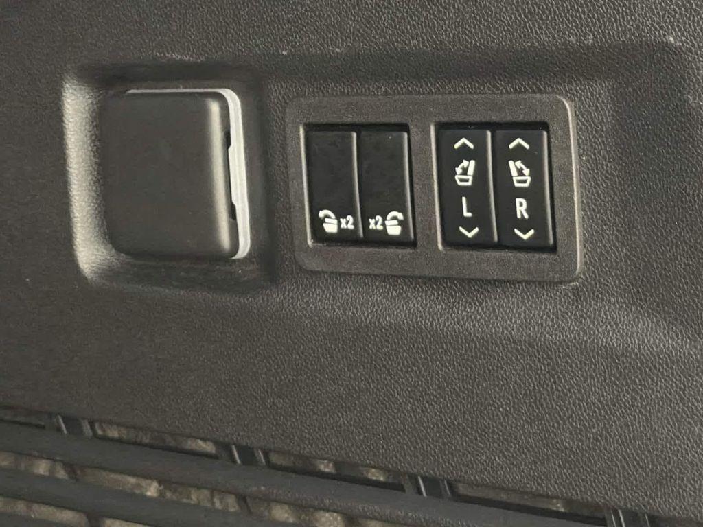 used 2024 GMC Yukon car, priced at $71,080