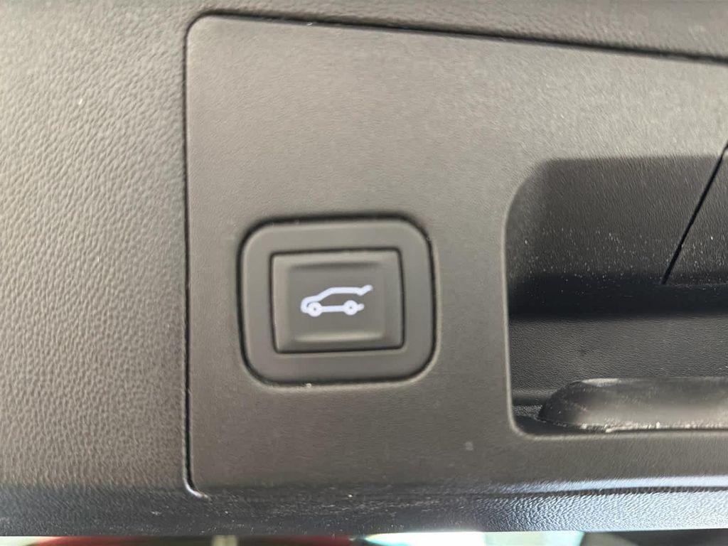 used 2025 Cadillac XT5 car, priced at $37,899