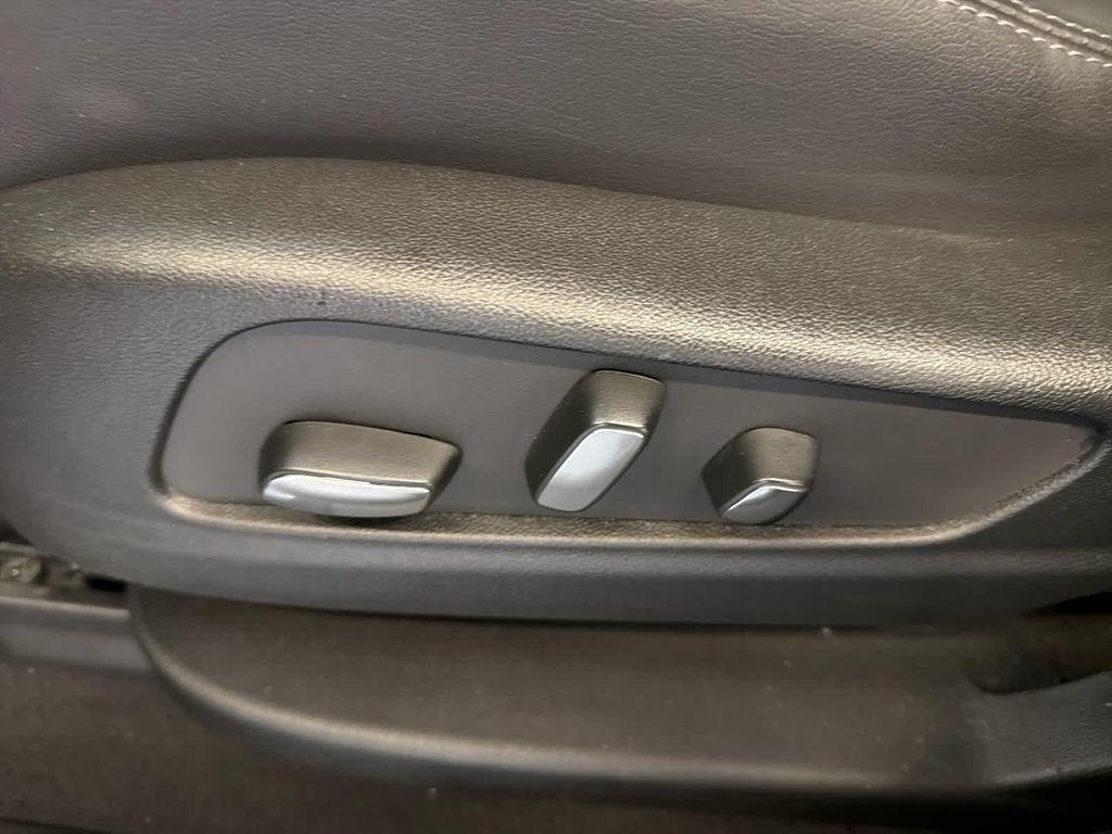 used 2025 Cadillac XT5 car, priced at $37,899