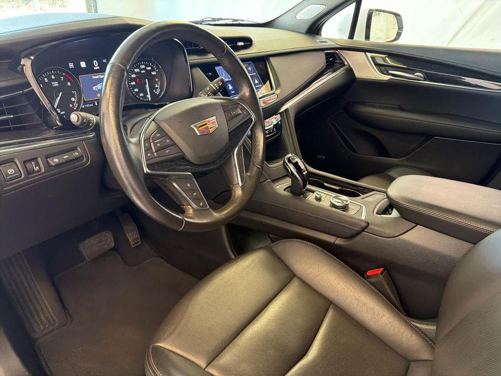 used 2021 Cadillac XT5 car, priced at $29,900