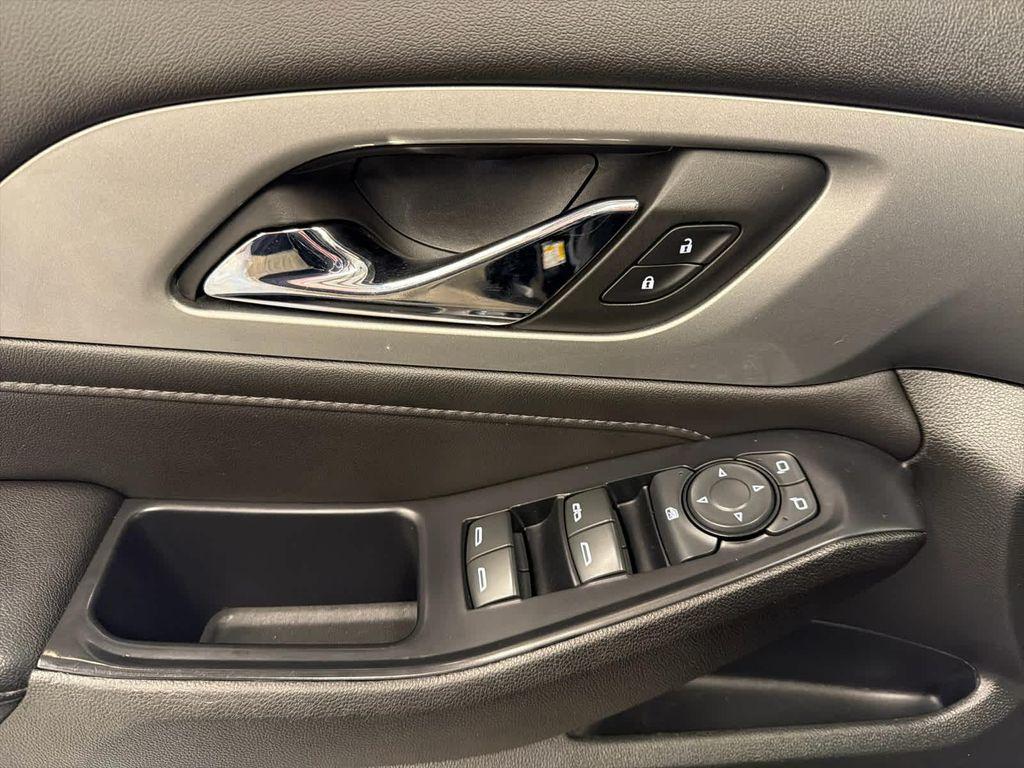 used 2022 Chevrolet Traverse car, priced at $24,499