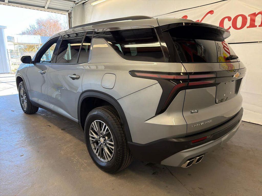 used 2025 Chevrolet Traverse car, priced at $34,700