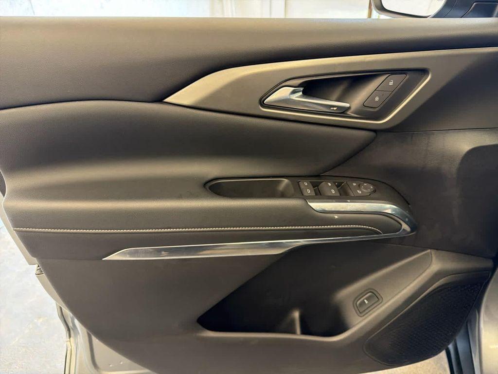 used 2025 Chevrolet Traverse car, priced at $34,700