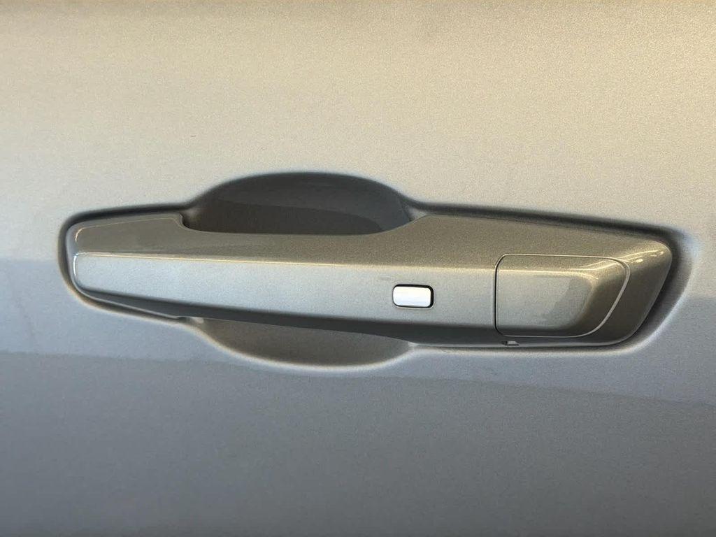 used 2025 Chevrolet Traverse car, priced at $34,700