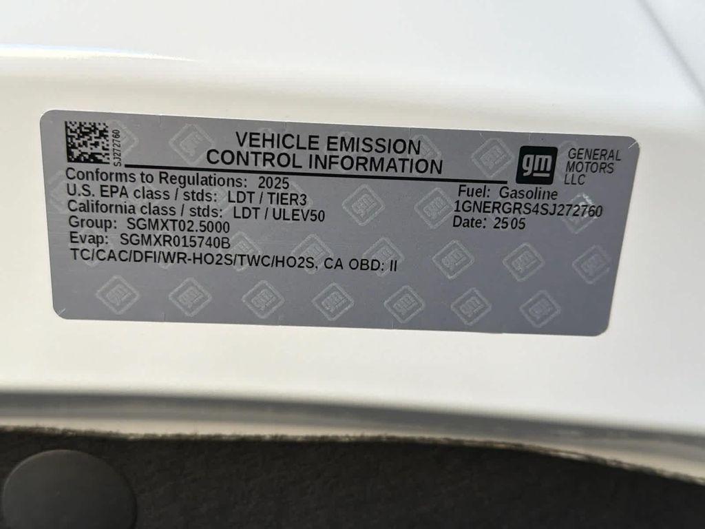 used 2025 Chevrolet Traverse car, priced at $38,800