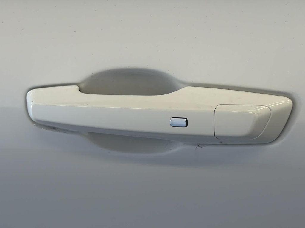 used 2025 Chevrolet Traverse car, priced at $38,800