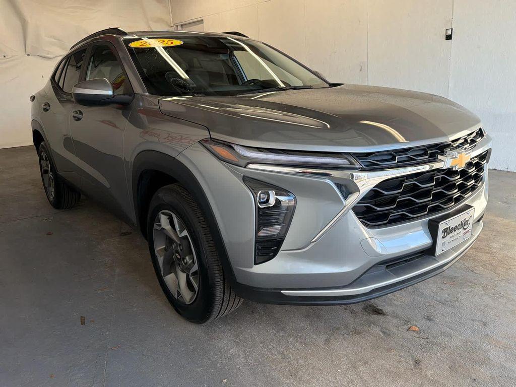 used 2025 Chevrolet Trax car, priced at $20,890