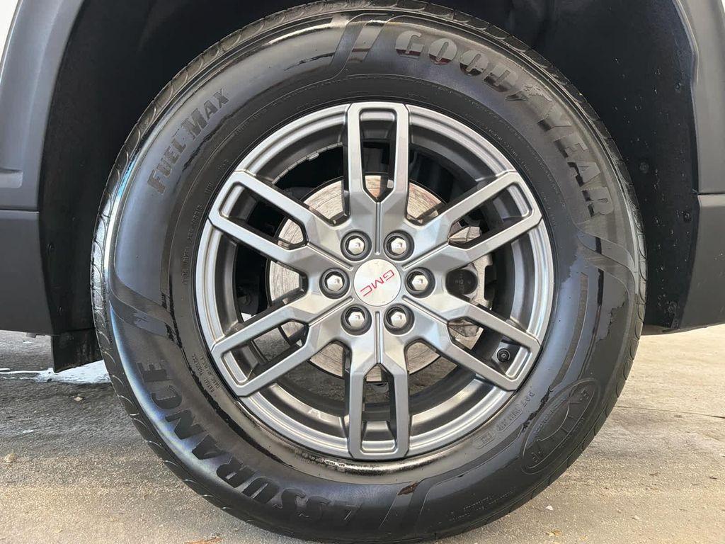 used 2025 GMC Acadia car, priced at $33,749