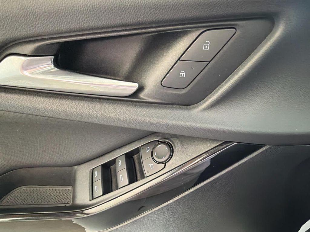 used 2025 Chevrolet Equinox car, priced at $26,400