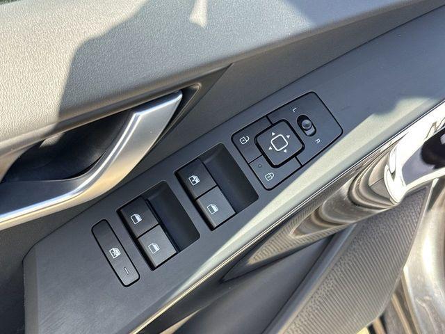used 2025 Kia Niro car, priced at $24,998