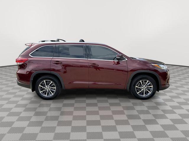 used 2017 Toyota Highlander car, priced at $24,499