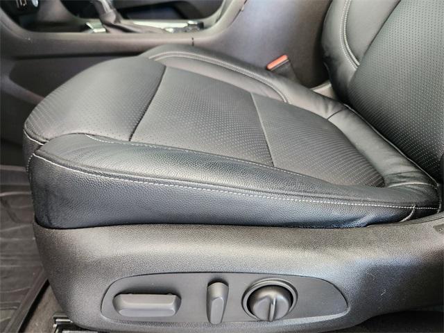 used 2022 Chevrolet Traverse car, priced at $28,988