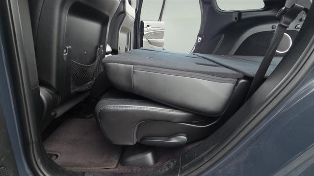 used 2017 Jeep Grand Cherokee car, priced at $13,495