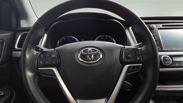used 2019 Toyota Highlander car, priced at $25,593