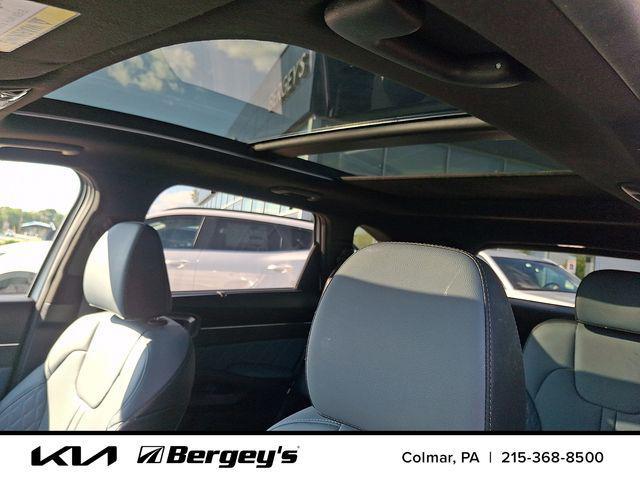 used 2025 Kia Sorento Hybrid car, priced at $38,380