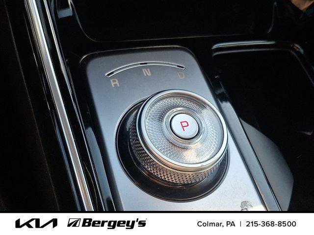 used 2025 Kia Sorento Hybrid car, priced at $38,380
