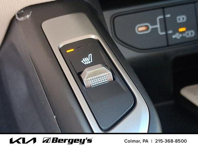 new 2026 Kia Sorento Hybrid car, priced at $43,663