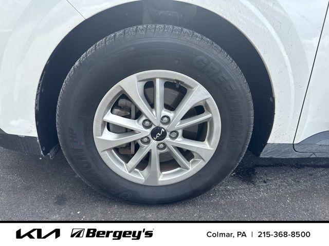 used 2024 Kia Carnival car